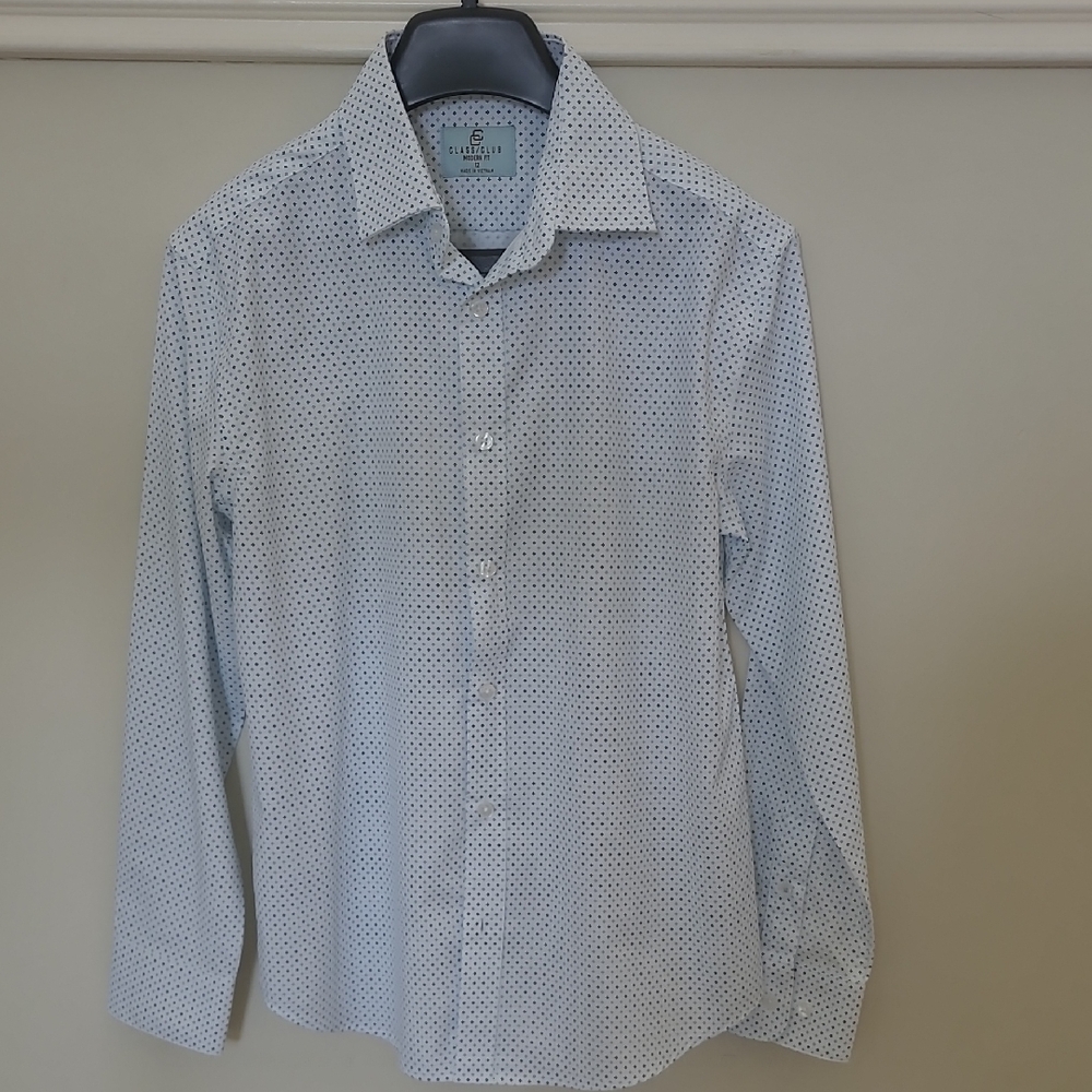 Class Club White and Blue Patterned Dress Shirt